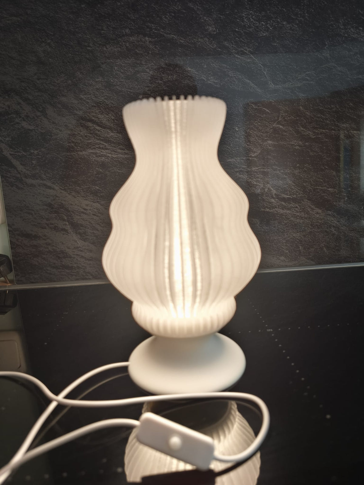 Luminna ONE 3D-gedruckte LED-Designlampe, Gesamtansicht